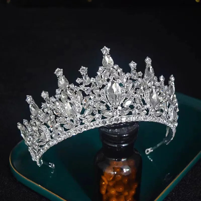 🕊️ Luxury Rhinestone Bridal Crown for Queens of the Aisle - Feel Like Royalty