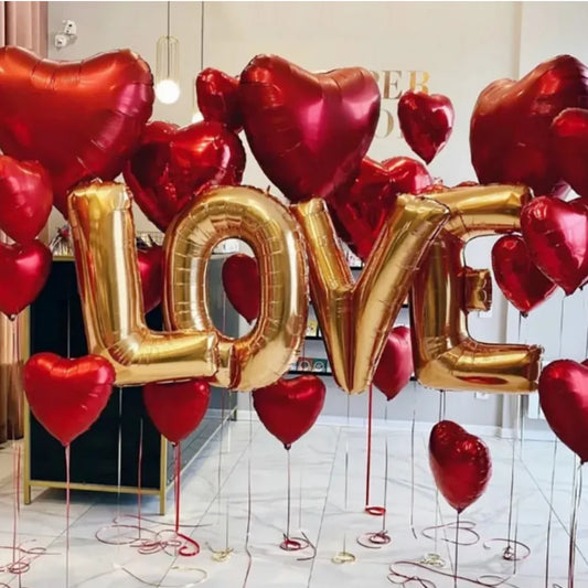 ๐Zeg het met stijl: folieballonnen met de tekst "Letter Love" ๐โจ